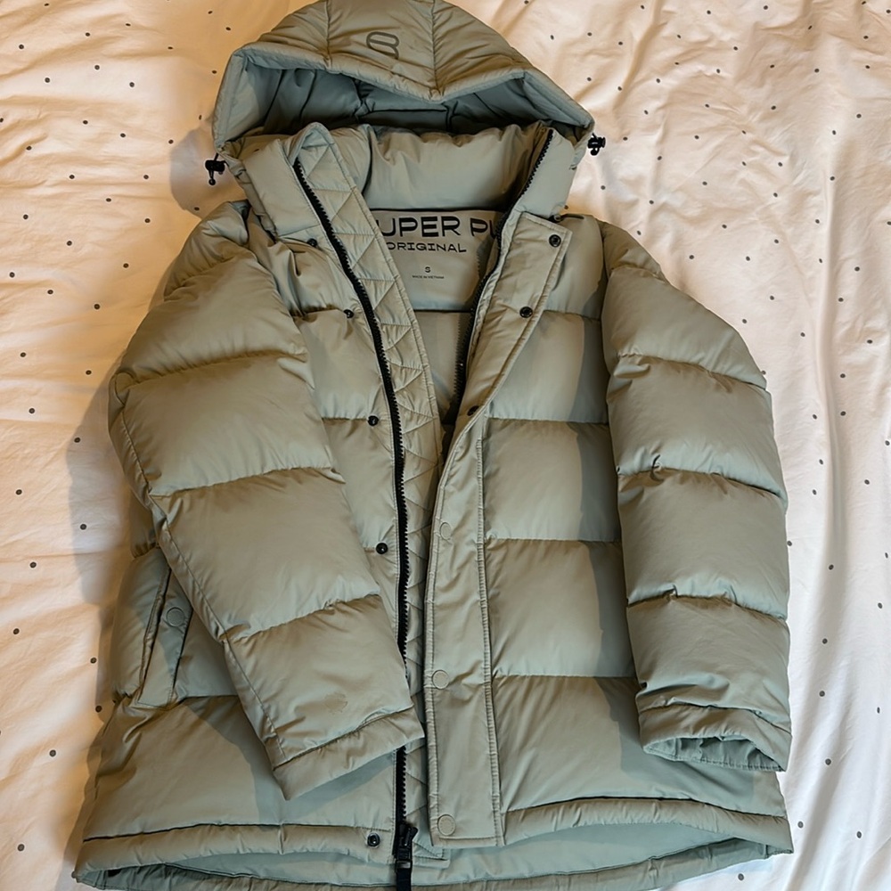 Aritzia Super Puff Jacket